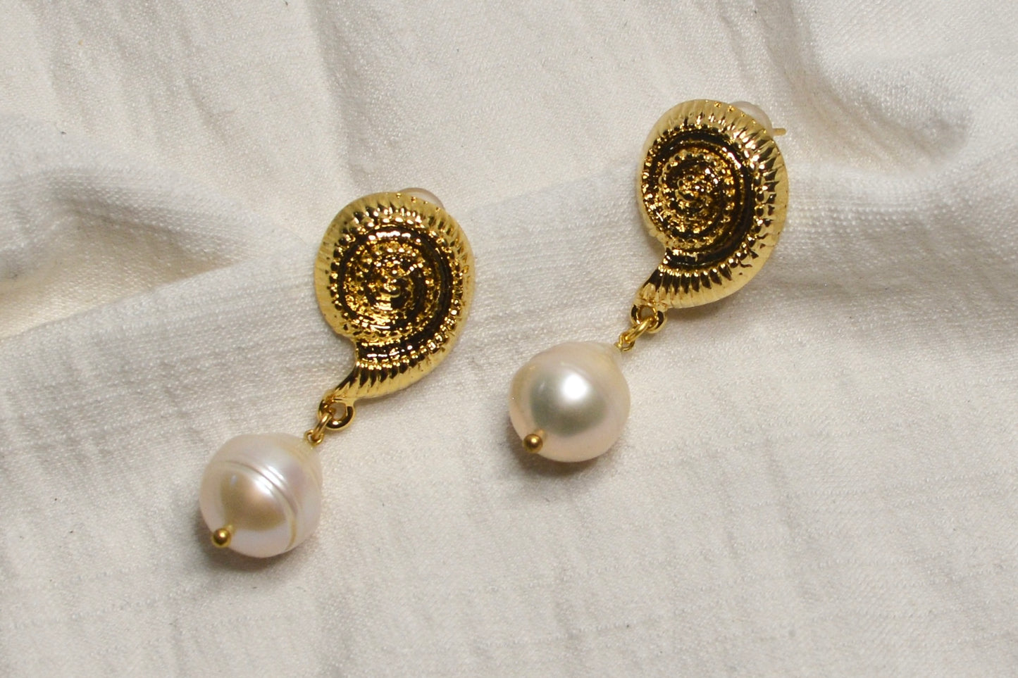 Aretes caracol perla
