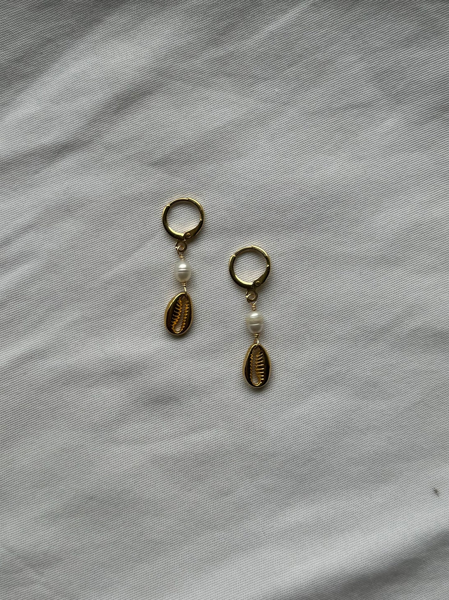 Mini Hoops Concha Perla
