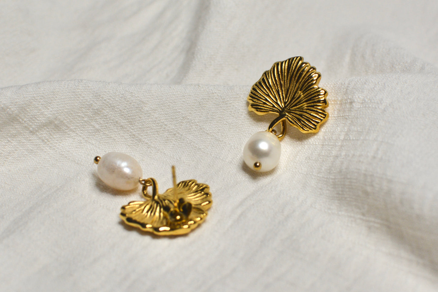 Aretes hoja con perla