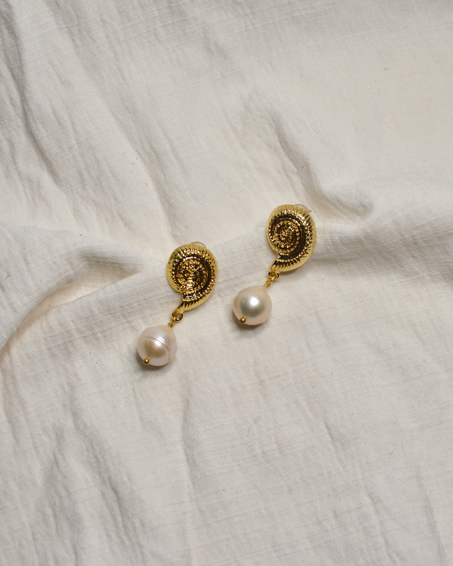 Aretes caracol perla