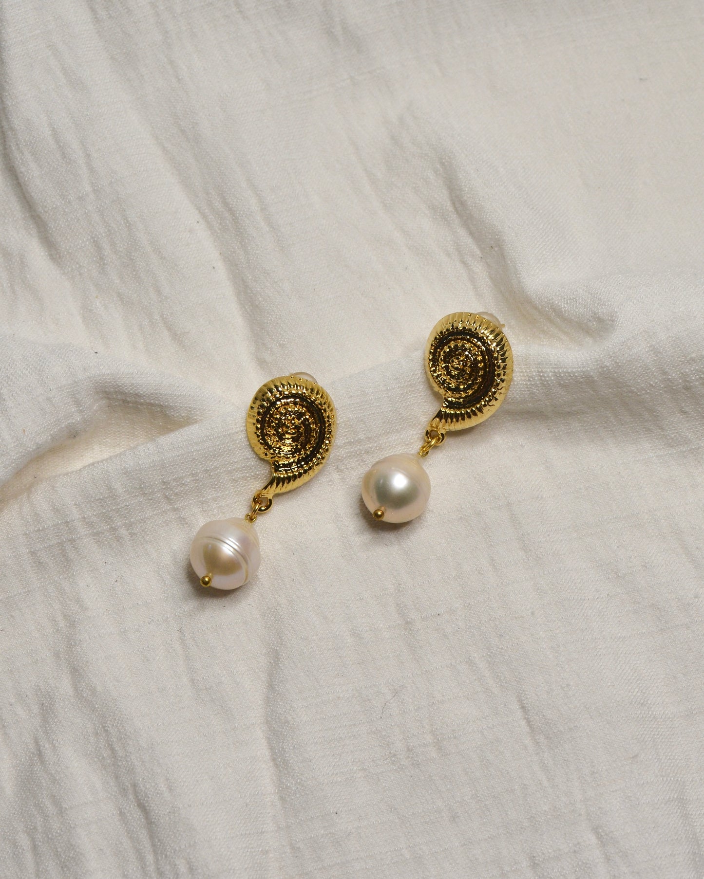 Aretes caracol perla