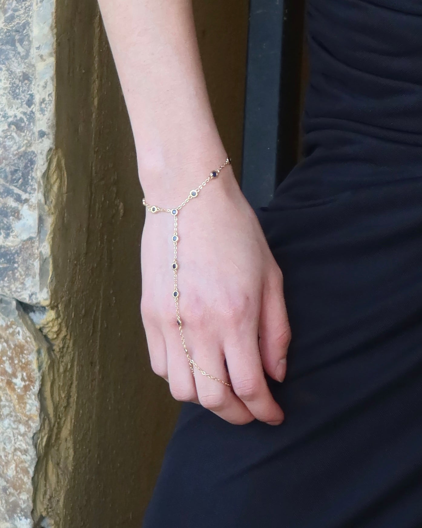 Hand Chain Elena Blue