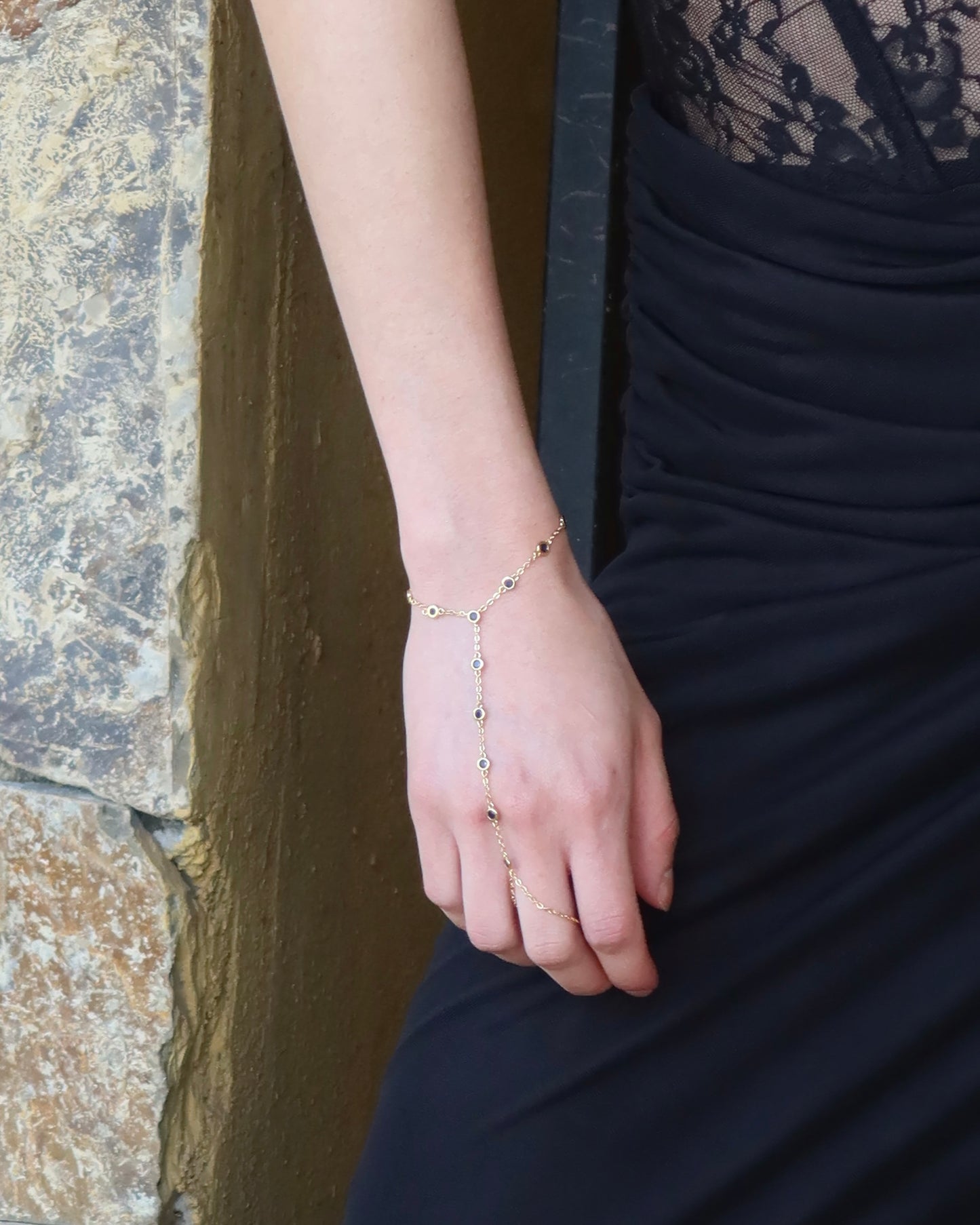 Hand Chain Elena Blue